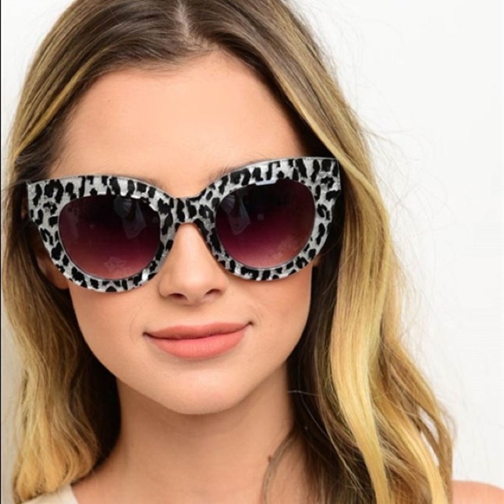 NEW CLASSY SUNGLASSES 3 DIFFERENT COLORS